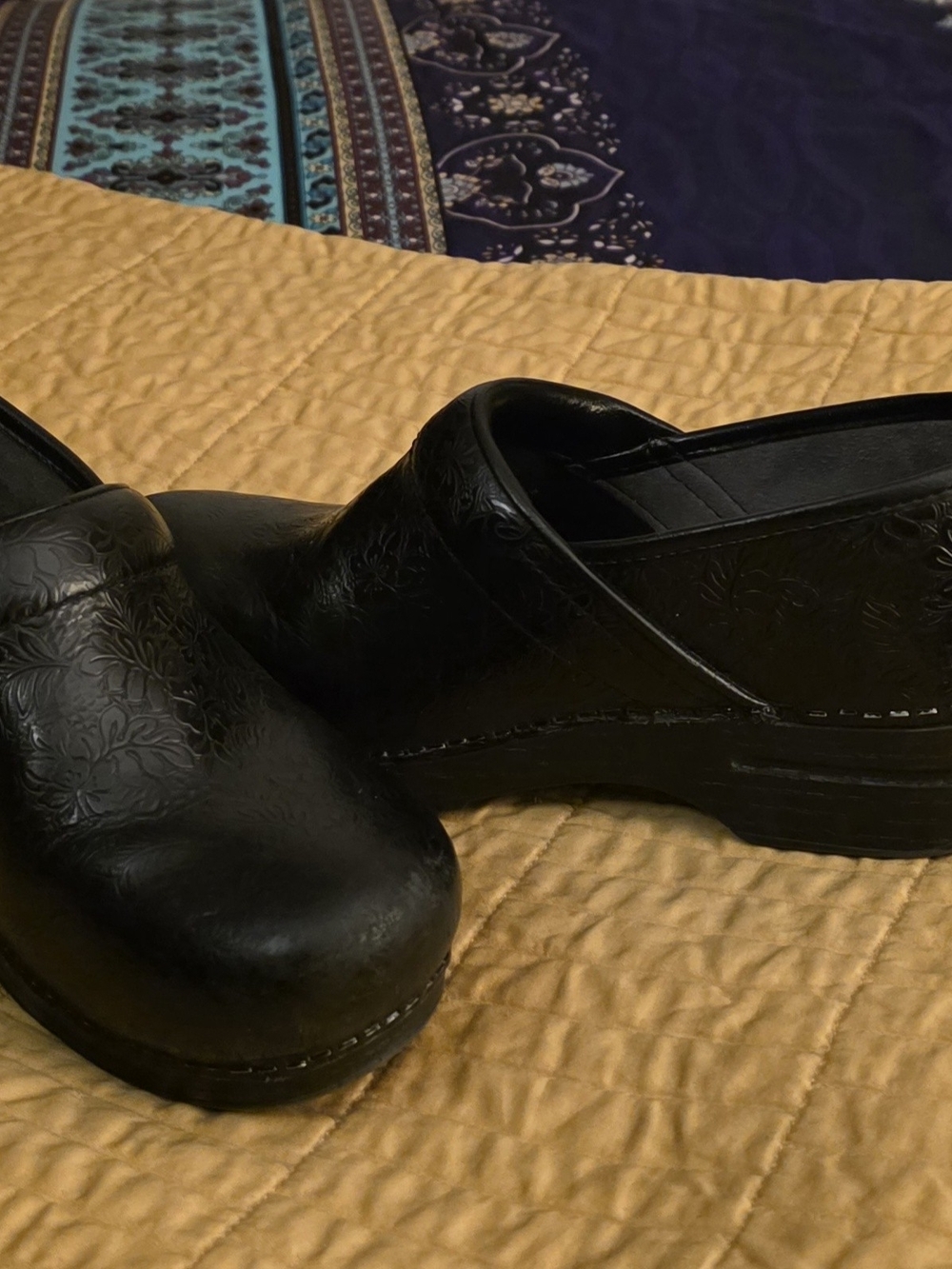 Dansko Women's Black Embossed Leather Clogs Size 38 - Picture 2 of 6
